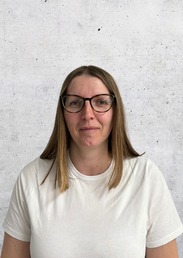 Lyndsey Humphries, Financial Manager